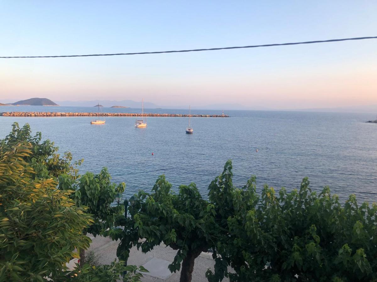 Jonny O, Apartment By The Sea Loutraki  Exterior photo