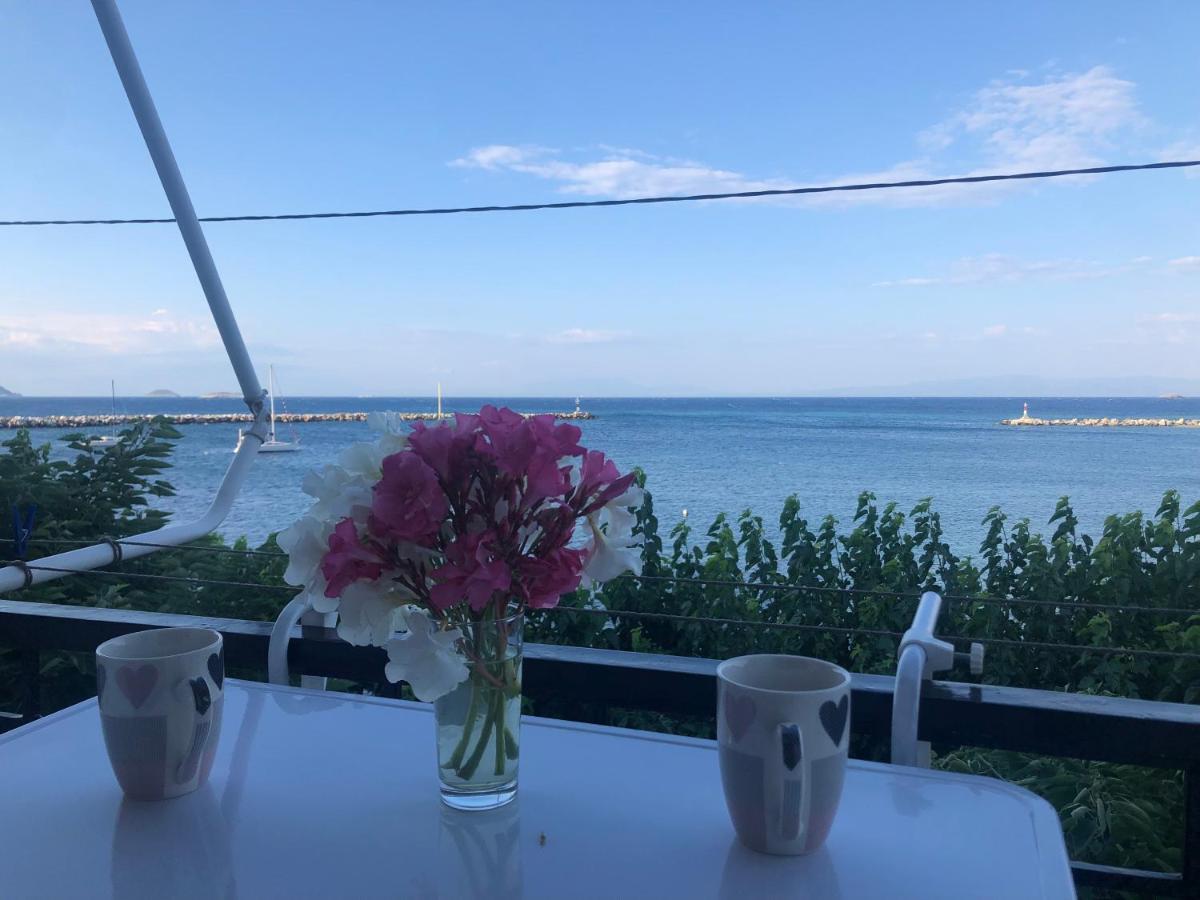 Jonny O, Apartment By The Sea Loutraki  Exterior photo